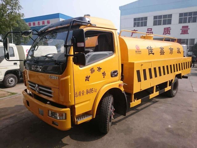 東風大多(duō)利卡7立方高壓清洗車(chē)