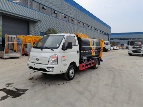 國(guó)六4.5方 藍牌凱馬瑞航 側裝(zhuāng)壓縮垃圾車(chē)