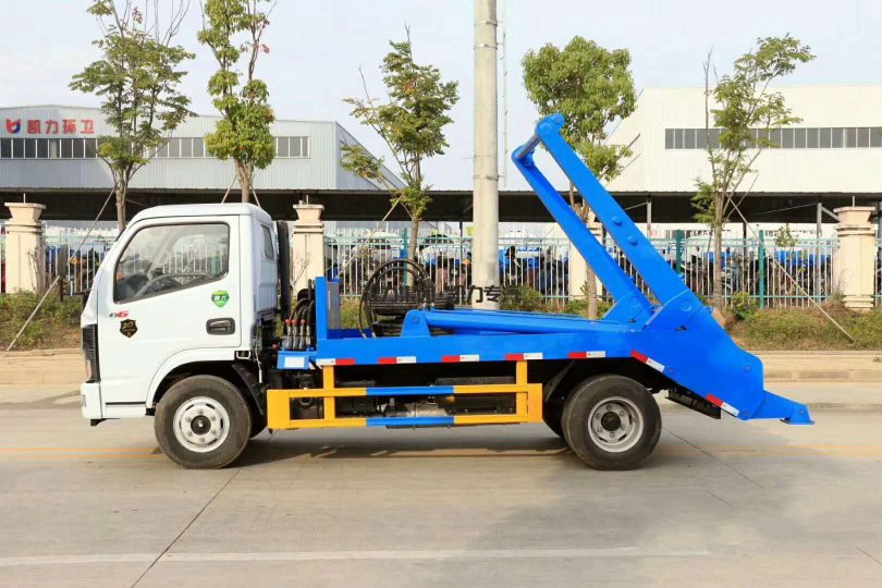 國(guó)六6方東風D6 擺臂垃圾車(chē)