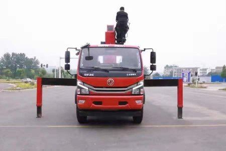 東風D8單橋貨箱6.2米随車(chē)吊