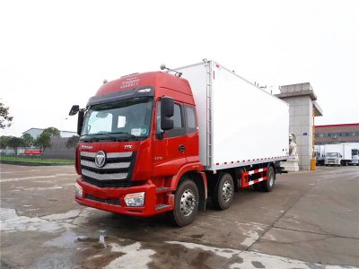 福田歐曼ETX（高頂雙卧）小(xiǎo)三軸冷藏車(chē)